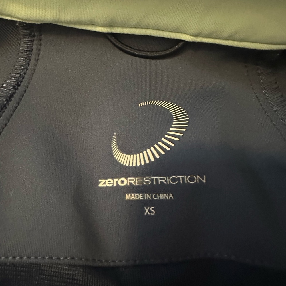 Zero Restriction Sofia 1/4 Zip Performance Top Xs - image 3